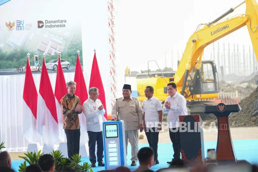 Prabowo Subianto Resmikan Pabrik Kendaraan Listrik di Magelang, Sampaikan Pesan Strategis untuk Industri dan Energi Nasional