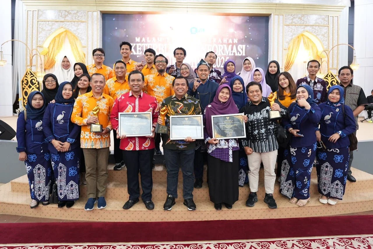 PSV Eindhoven Guncang Eredivisie: Tiga Gelar Juara Berturut-turut, Kemitraan Strategis, dan Momen Lucu di Upacara Penghargaan