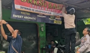 Puluhan Spanduk Tolak Warung Mie Babi di Parangjoro, Sukoharjo: Warga dan Jemaah Masjid Bersatu Sampaikan Aspirasi