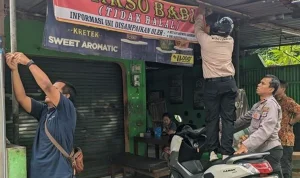 Puluhan Spanduk Tolak Warung Non-Halal di Parangjoro, Sukoharjo: Warga & Jemaah Masjid Bersatu Sampaikan Aspirasi