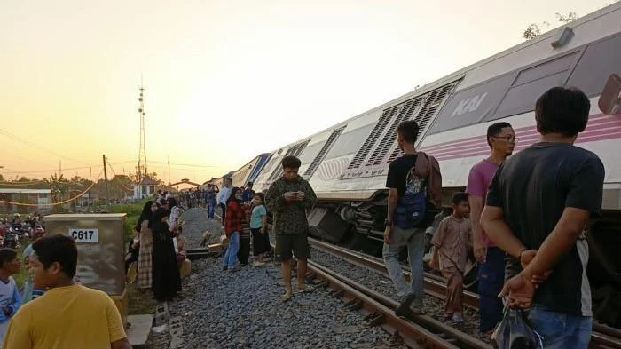 Raffi Ahmad Tiba di Lokasi Kecelakaan KA Argo Bromo di Bekasi Timur, Ungkap Kepedulian di Studio Trans7