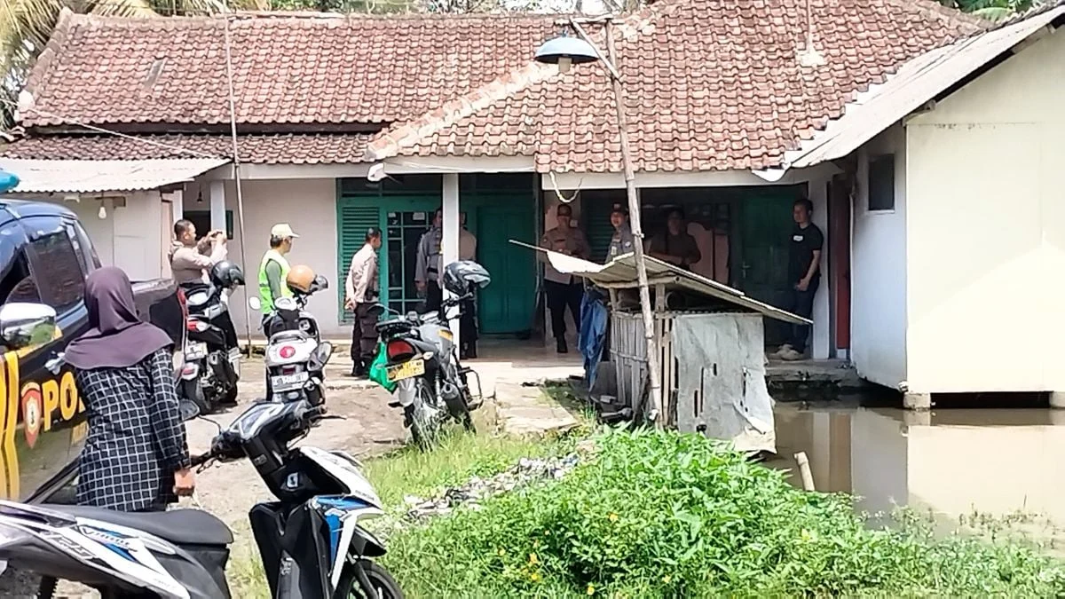Ratusan Warga Panipahan Bakar Rumah Diduga Bandar Narkoba, Polisi Gagal Temukan Barang Bukti dan Lakukan Rotasi Personel