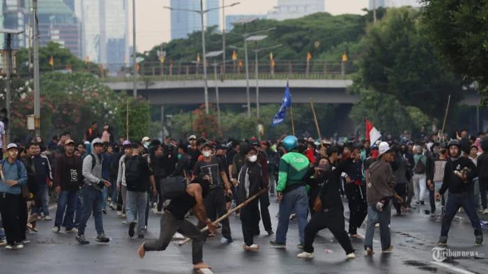 Ribuan Buruh Giat di DPR dan Monas: Pra‑Mayday 2026 Menyulut Aksi Besar di Jakarta
