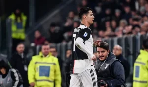 Ronaldo Langsung ke Ruang Ganti Usai Ditarik Pelatih: Taktik Bukan Emosi, Ini Penjelasannya