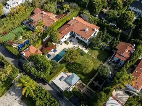 Rumor Pecah Rumah Selena Gomez-Benny Blanco Terungkap Palsu, Sementara Artis Ini Siapkan Film Empat Jam yang Kontroversial