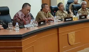 Skandal Korupsi Merambah Pemerintahan: Kasus Bibit Nanas, Jalan Layang Riau, dan Debat Aset Perkawinan
