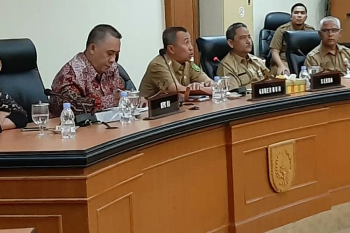Skandal Korupsi Merambah Pemerintahan: Kasus Bibit Nanas, Jalan Layang Riau, dan Debat Aset Perkawinan