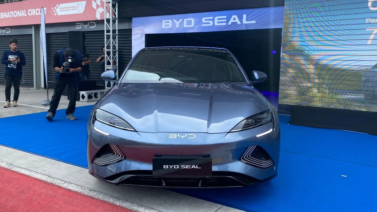 Spesifikasi BYD Seal 08 Ungkap Tenaga 684 HP, Sementara Kontroversi Konsumen Berujung Damai