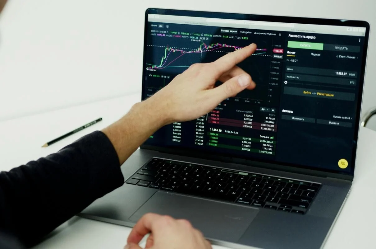 Suspensi Saham WBSA: BEI Hentikan Perdagangan Setelah Lonjakan 307% Sejak IPO, Analis Ingatkan Risiko