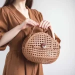 Tikar Peninggalan Ayah Jadi Awal Bisnis Tas Rotan Rosdiana, Sukses Menarik Pembeli Nasional