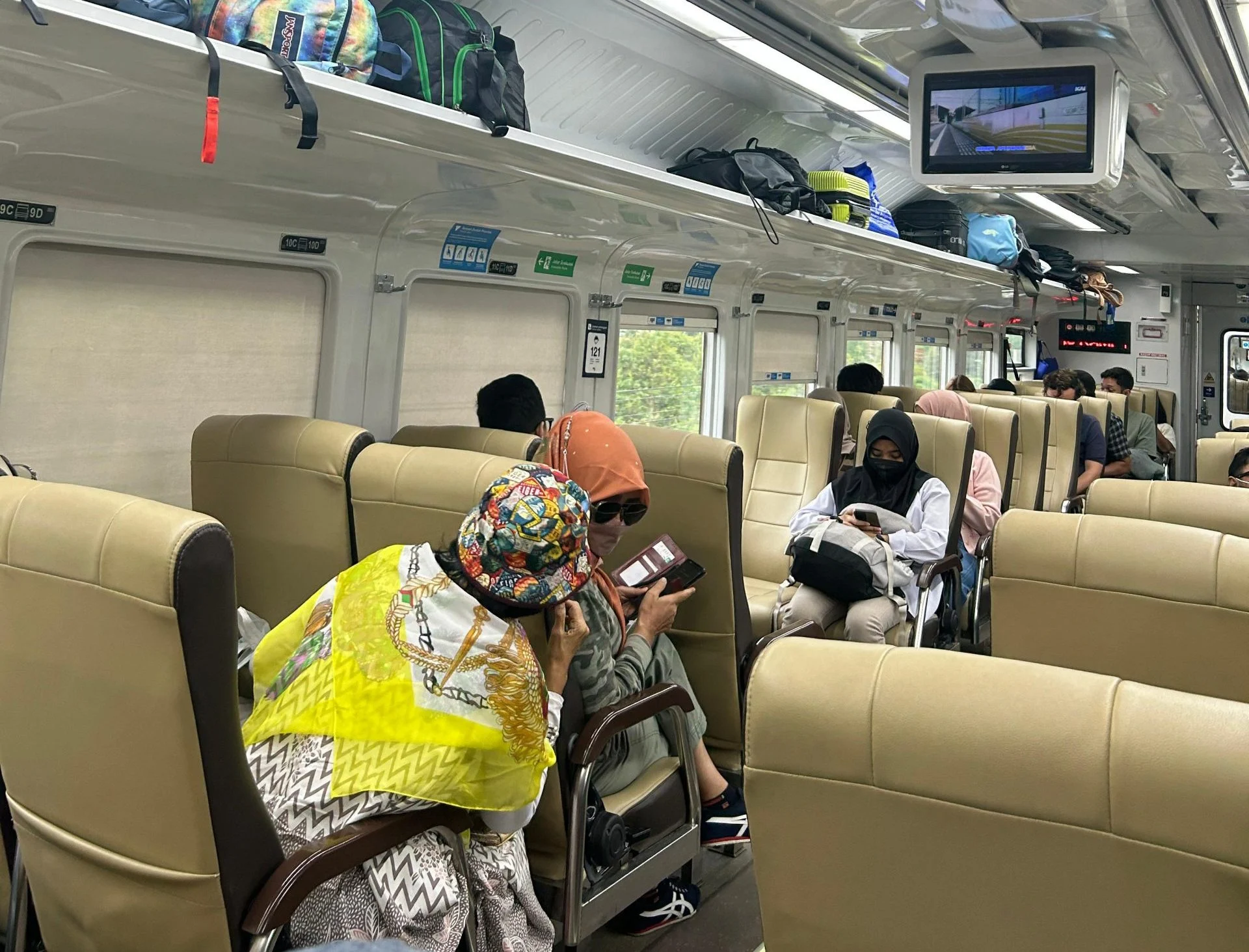 Viral Penumpang Masak mi instan kereta di KA Gunungjati: KAI Lakukan Penelusuran dan Tegaskan Aturan