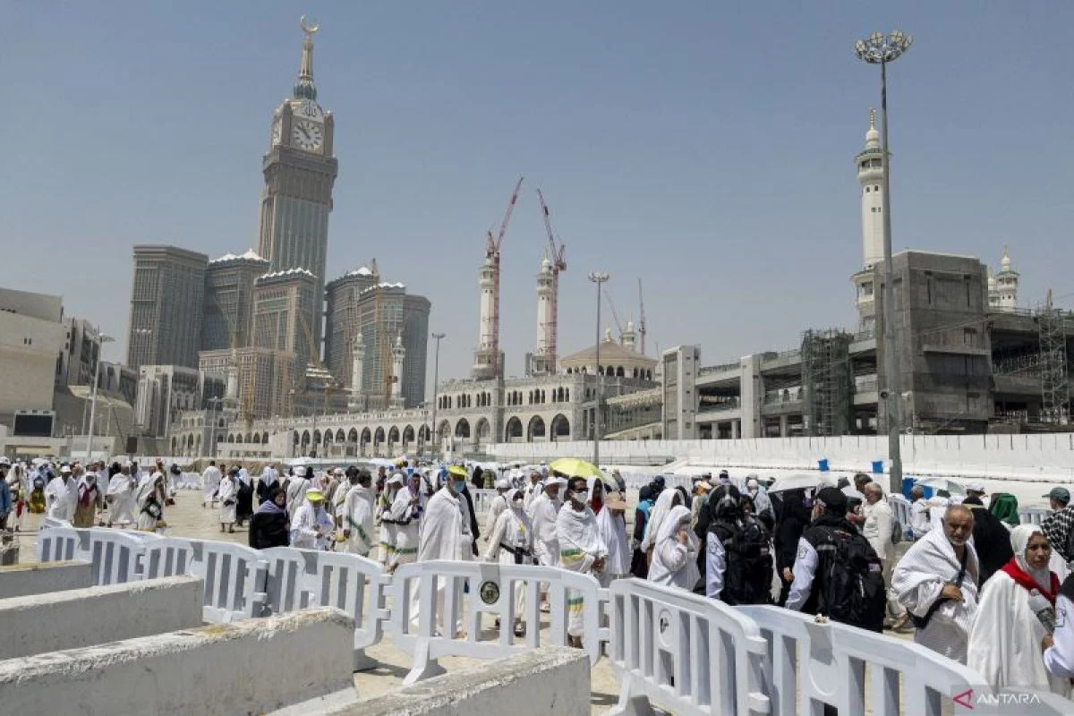 42 Calon Jemaah Batal Haji karena Visa Tak Sesuai, 5 Jam Tertahan di Madinah dan Pelanggaran Prosedur Imigrasi
