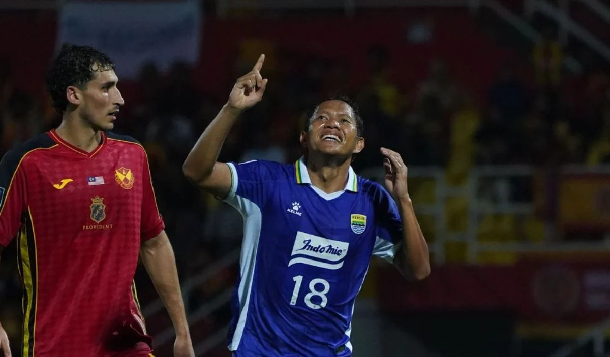 Adam Alis Bantu Persib Amankan Puncak Klasemen Usai Kemenangan Tipis 1-0 atas PSIM