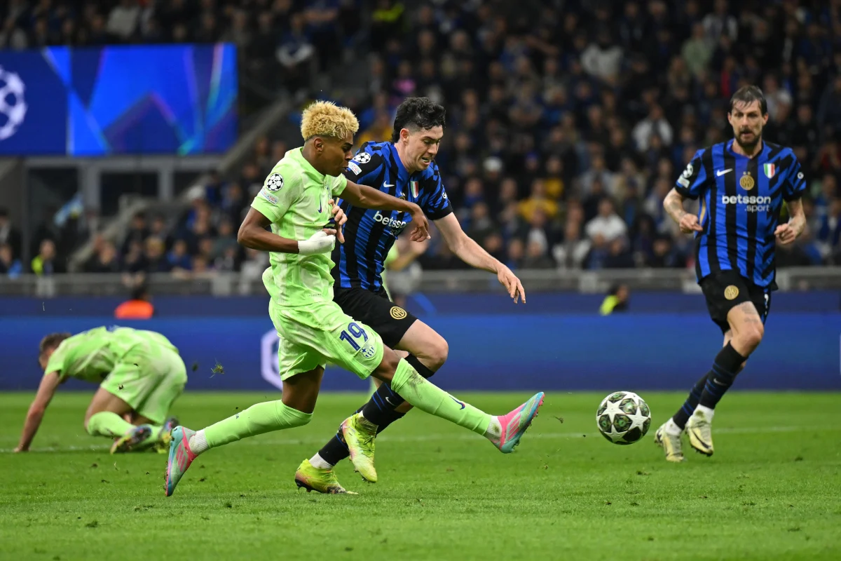 Alessandro Bastoni Dihadapkan pada Pilihan Sulit: Tetap di Inter atau Bergabung dengan Barcelona