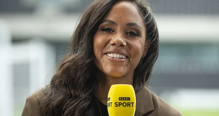 Alex Scott: Dari Presenter Football Focus Hingga Incaran Manchester United