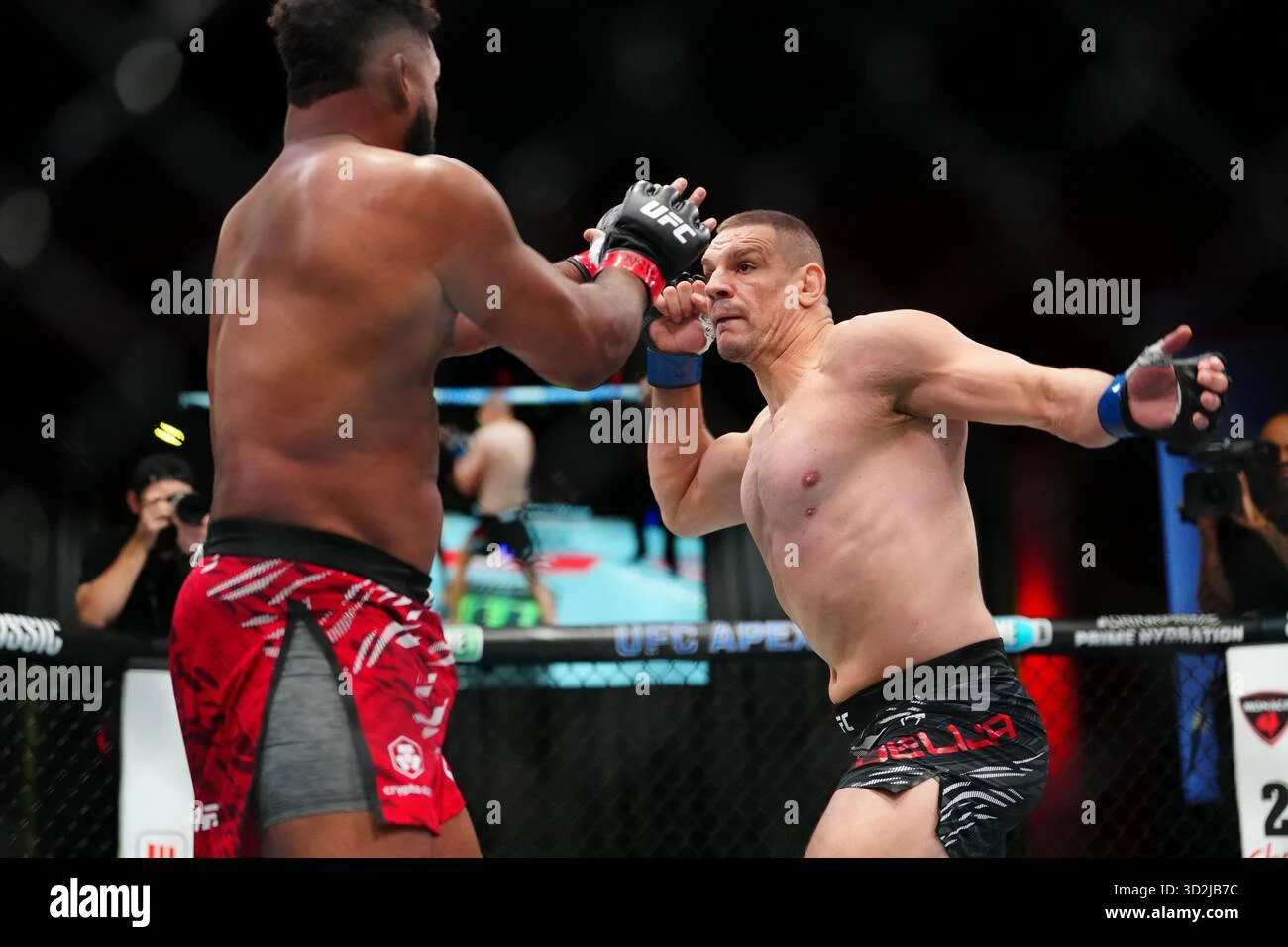 Alexander Volkov Menang atas Waldo Cortes-Acosta, Tuntut Gelar Juara