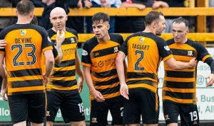 Alloa Athletic Siapkan Langkah Besar Menuju Promosi: Calum Adamson dan Keunggulan Play‑off