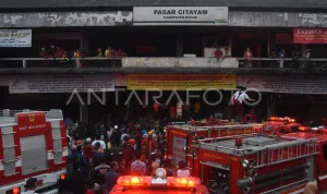Anton Dengar Letupan 15 Menit Sebelum Kebakaran Pasar Kanjengan Semarang Melalap Ratusan Kios