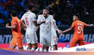 Arema FC Siap Sapu Bersih Dua Laga Sisa Super League 2025/2026