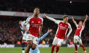 Arsenal Memimpin Premier League, Man City Tertinggal Setelah Seri Dramatis di Everton