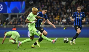 Bastoni Transfer Musim Panas 2026: Real Madrid vs Barcelona Berlomba Rebut Bek Tengah Inter