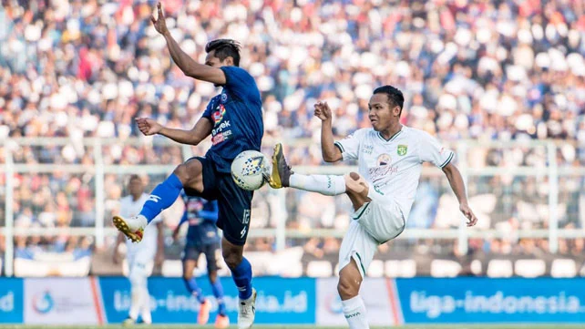 Bernardo Tavares Uji Eksperimen: Persebaya Hajar Arema FC 4-0 dan Buka Pintu Timnas Indonesia