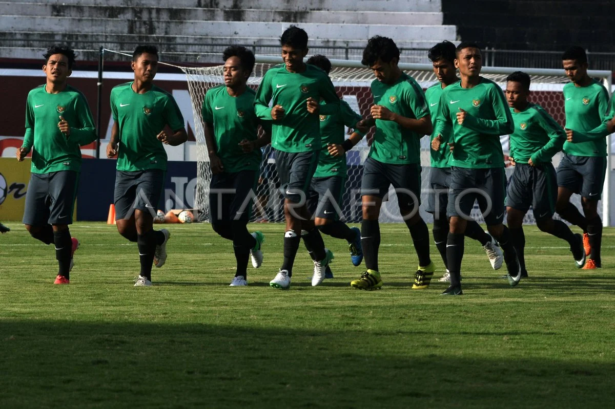 Bojan Hodak dan Keluarga: Dari Pemusatan Latihan Timnas U-19 Malaysia hingga Persib Bandung