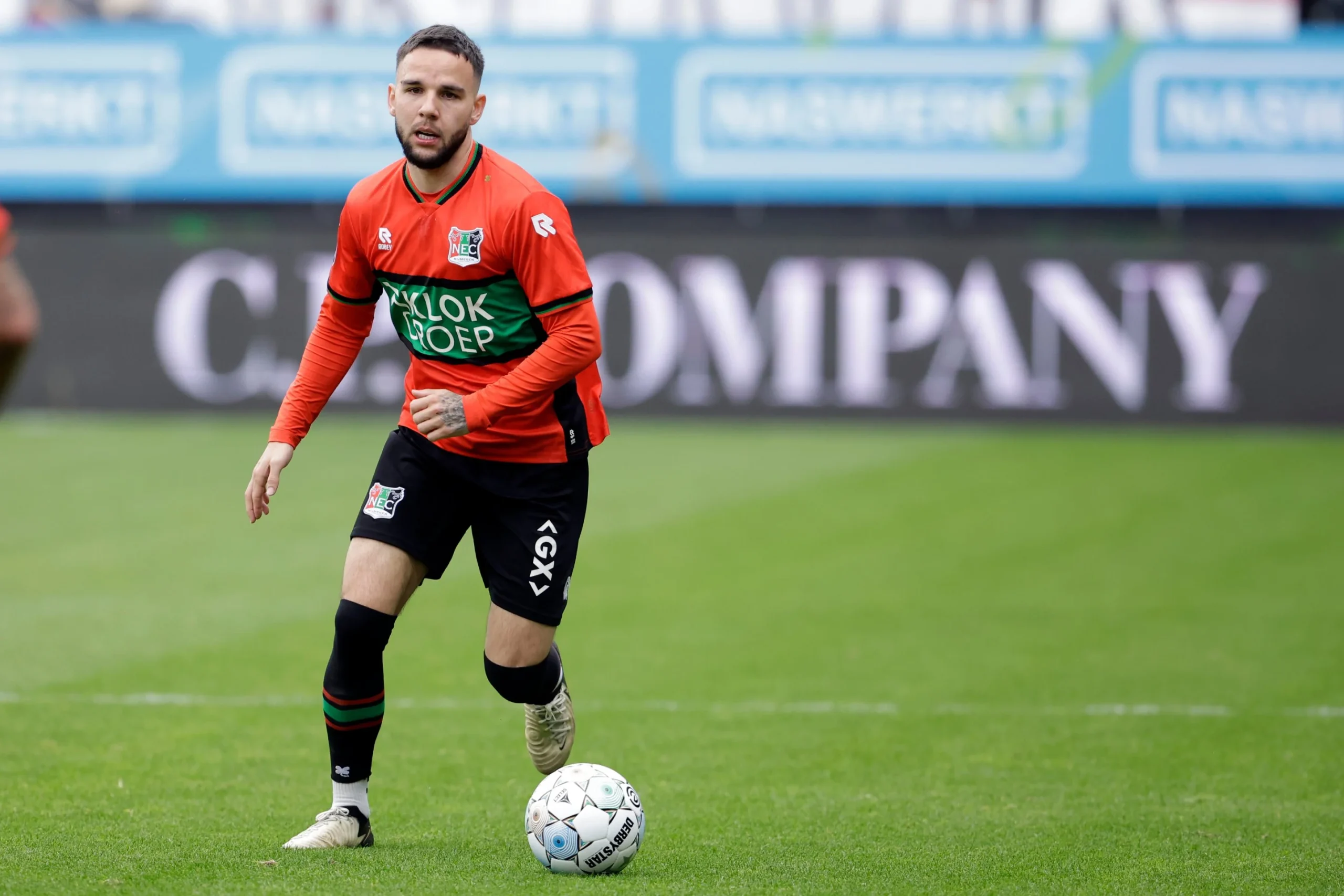 Calvin Verdonk Cetak Sejarah di Liga Champions, Feyenoord Gagal di Liga Europa