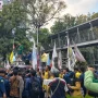 Demo BEM SI di Patung Kuda: 10 Tuntutan Mahasiswa pada Momentum Hardiknas