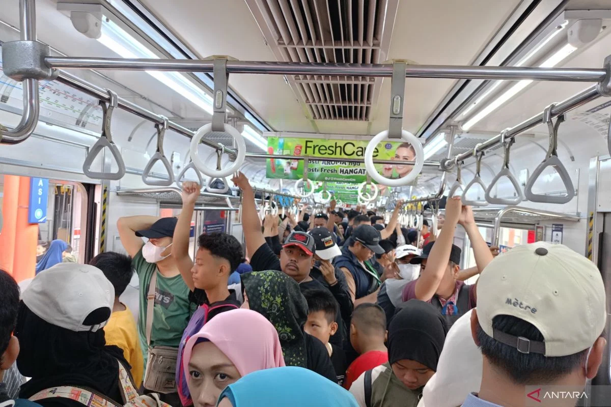 Demo Hardiknas Membuat Sekolah Libur: Ribuan Mahasiswa Turun ke Jalan di Jakarta