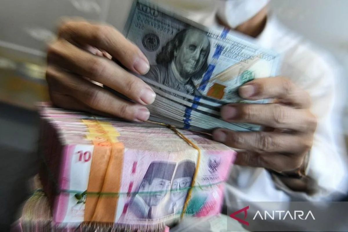 Dolar AS Menguat, Cadangan Valas Pakistan Melampaui USD 22 Miliar