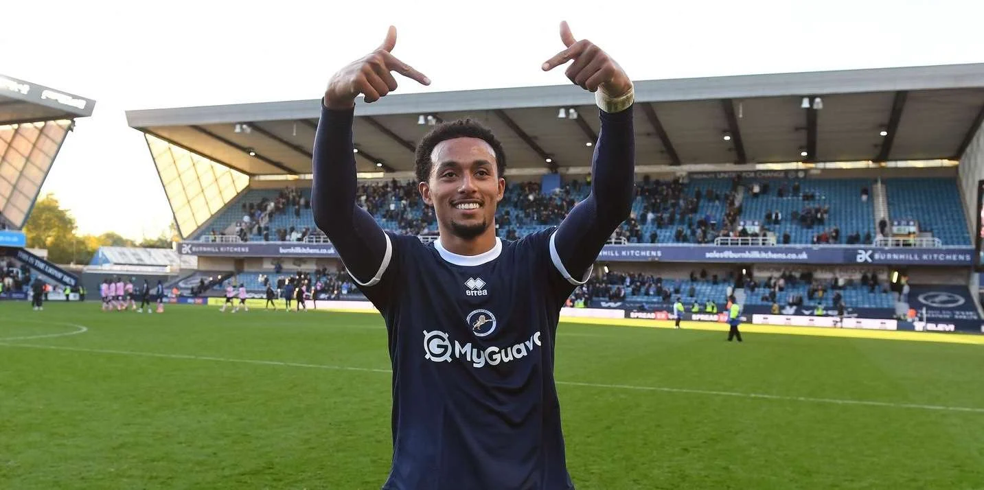 Femi Azeez, Bintang Millwall yang Membuat Debut Impresif di Tim Nasional Nigeria