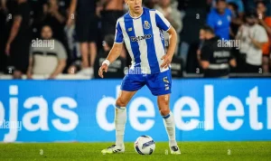 Jan Bednarek Dinobatkan sebagai Pemain Bertahan Terbaik Liga Portugal Betclic untuk April