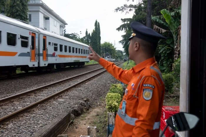 KAI Properti Buka Lowongan Penjaga Pintu Perlintasan Kereta Api, Ini Syaratnya