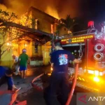 Kebakaran rumah Anisa Rahma Eks Cherrybelle: Api Menghanguskan Kenangan, Suami Menangis Pilu