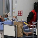 Kecelakaan Kereta Bekasi: 10 Korban Luka Masih Dirawat, 1 Kondisi Kritis – Apa Penyebabnya?