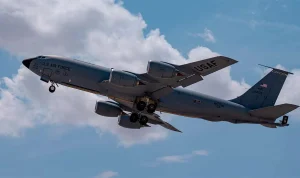 Kecemasan Udara Timur Tengah: Tanker KC-135 AS Nyalakan Sinyal Darurat 7700, Hilang dari Radar Qatar