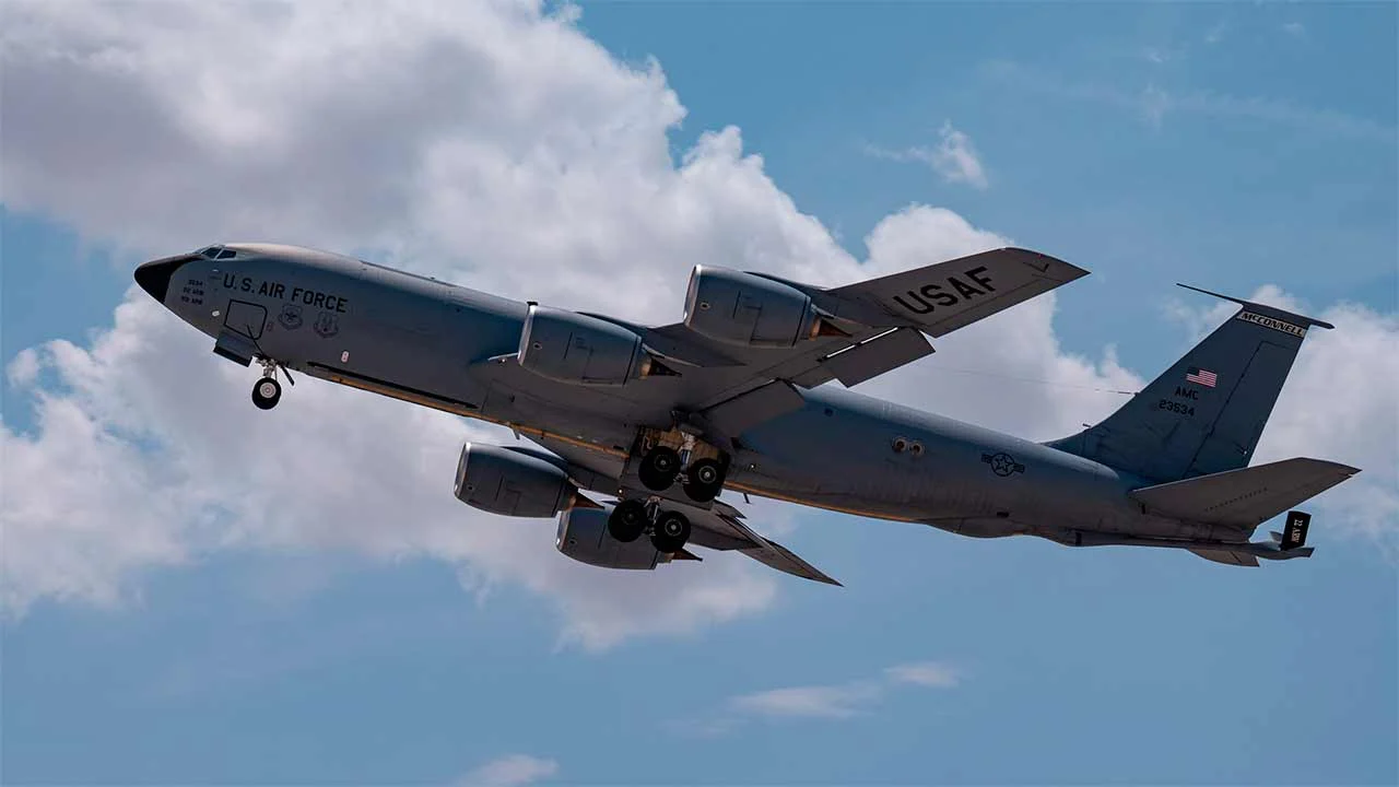 Kecemasan Udara Timur Tengah: Tanker KC-135 AS Nyalakan Sinyal Darurat 7700, Hilang dari Radar Qatar