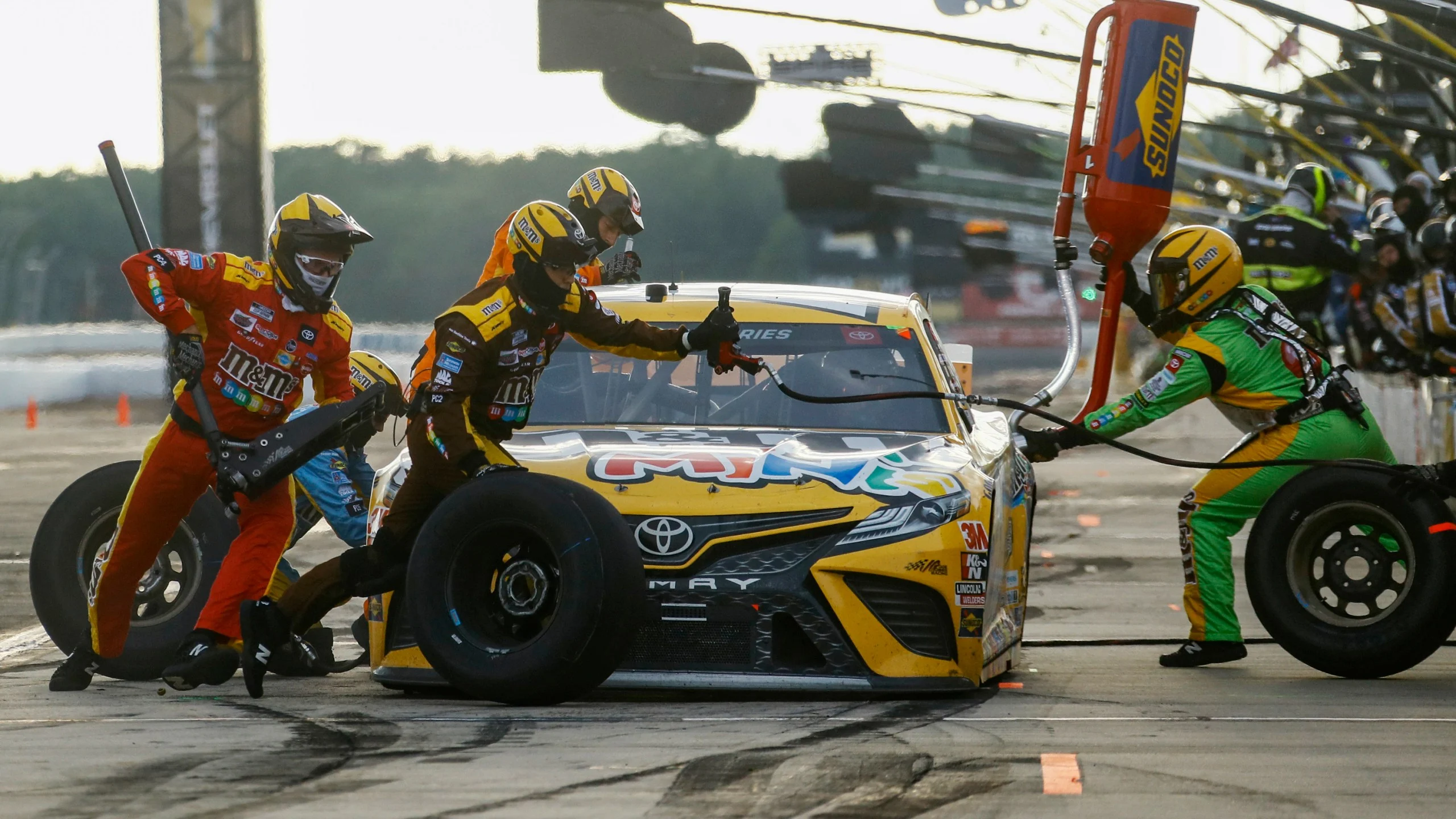 Kematian Kyle Busch Mengungkap Bahaya 'Tough It Out' dalam Karir