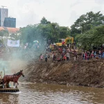 Kembalikan Kejayaan Ciliwung: Ribuan Ikan Tengadak dan Tawes Dilepas di Bogor, Buktikan Aksi Hijau Besar