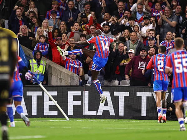 Kemenangan Bersejarah Crystal Palace di Eropa