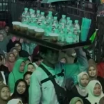 Kisah Inspiratif Sunhaji Penjual Es Teh yang Mengharukan