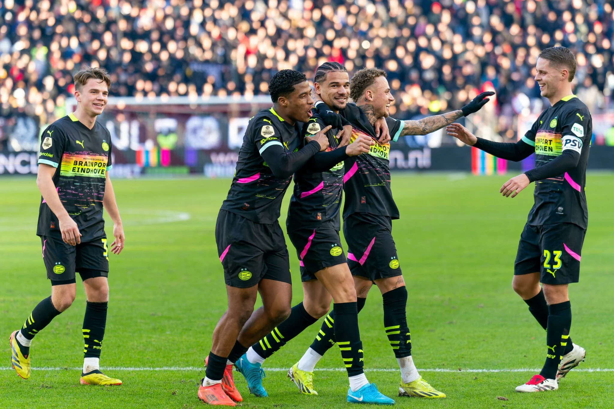 Koeman Tanggapi Ucapan Veerman, PSV Tumbangkan FC Twente dengan Skor 5-1
