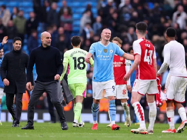 Kota tanpa Pemimpin: Cambridge City Council dan Manchester City FC dalam Berita Utama