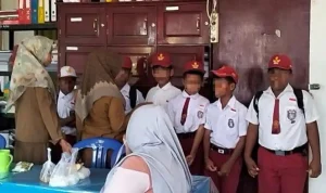 Kronologis 5 Murid SD di Taliabu Maluku Utara Dihukum Guru Makan Tanah Lumpur