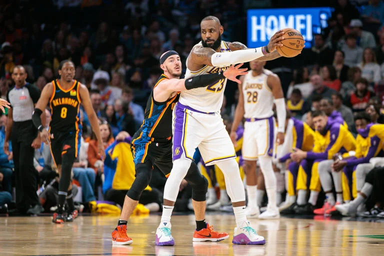 Lakers vs Thunder: Pertarungan Sengit di Playoff NBA