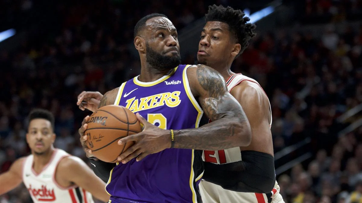 LeBron James Capai 300 Pertandingan Playoff, Namun Lakers Tidak Bisa Mengalahkan Thunder