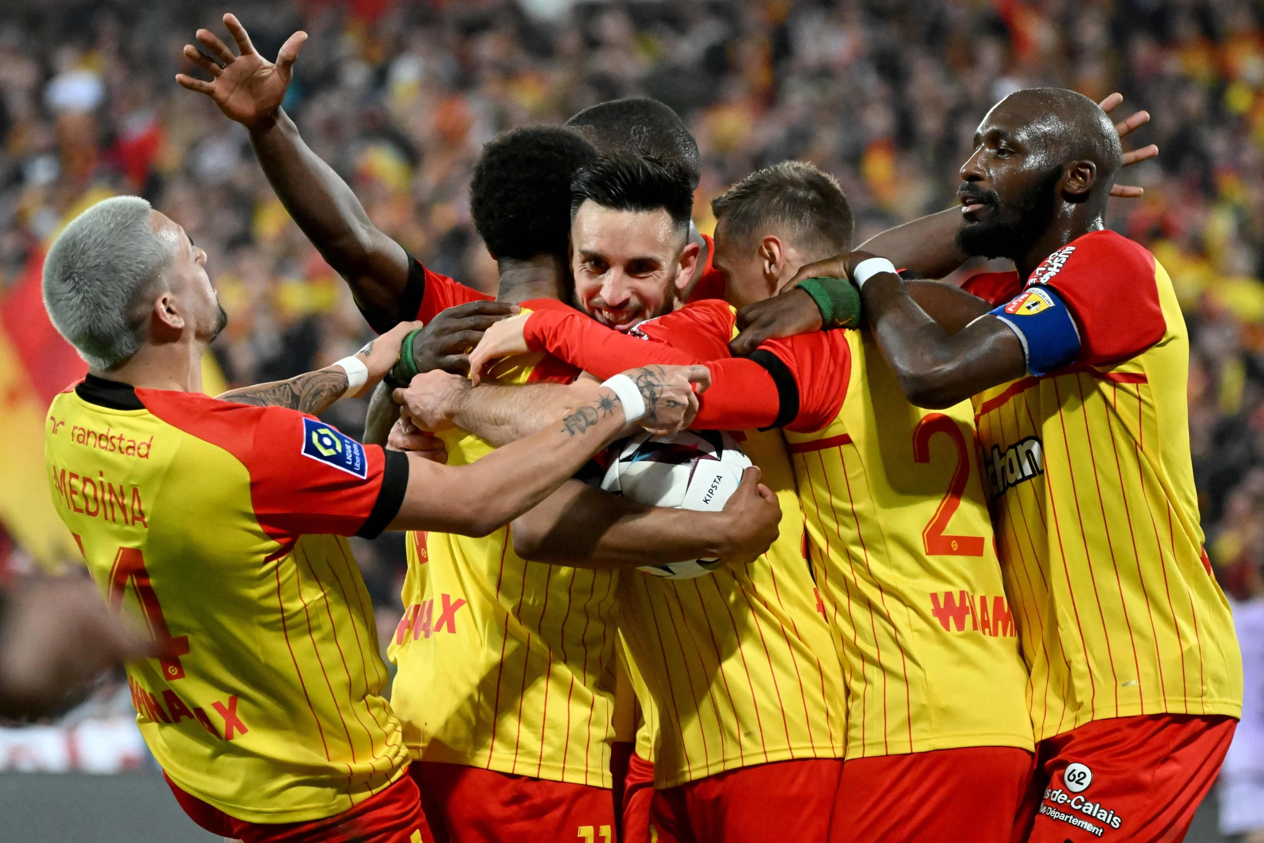 Lens Pastikan Tiket Liga Champions dan Relegasi Nantes