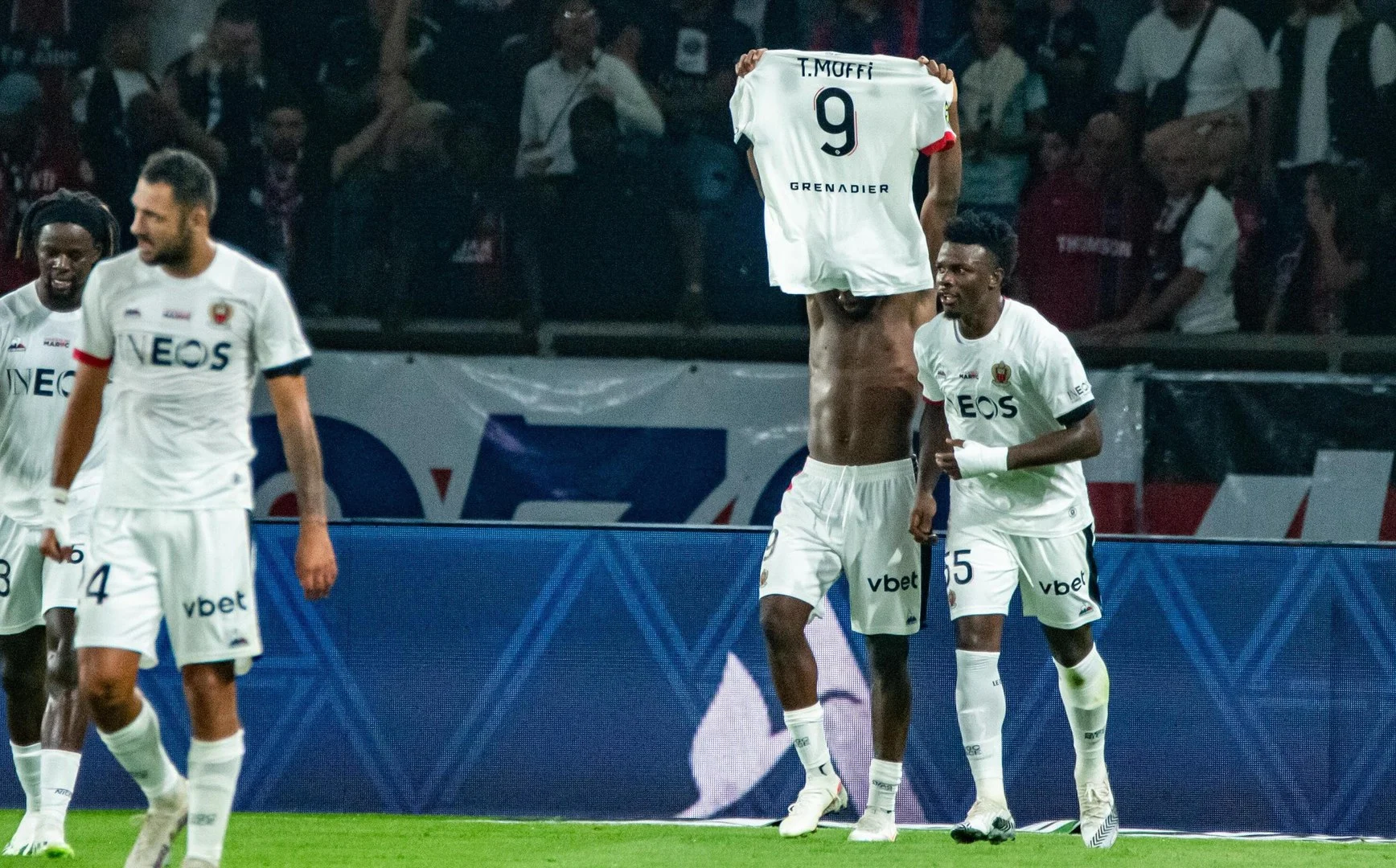 Ligue 1 dan Sepak Bola Eropa: Terem Moffi dan PSG Siap untuk Kompetisi