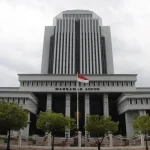 Mahkamah Agung dan Pengadilan AS: Dua Kasus Hukum yang Menggemparkan
